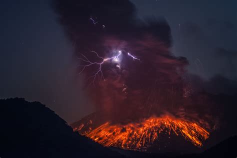 Stunning Photos Of Volcanic Lightning