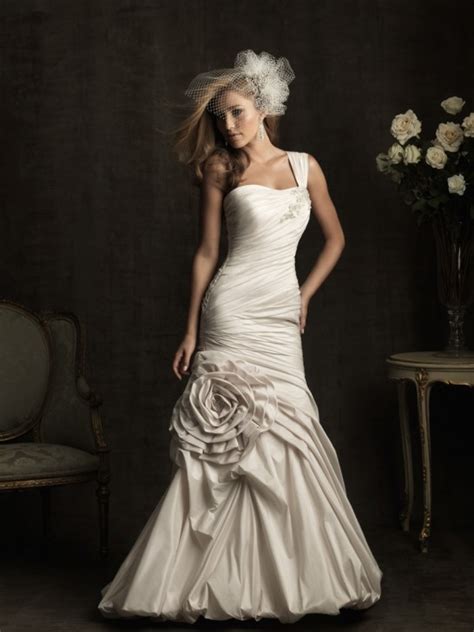 Kaufen preiswerte günstige brautkleider und brautmode mit erstklassiger qualität nach maß.bei milanoo gibt es mehr als 800 wunderschöne brautkleider styles.shoppen sie jetzt ihre trauhafte. Kurze Brautkleid Online Blog: Farbtrends in Brautkleider