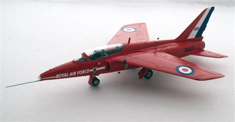 Airfix Raf Red Arrows Gnat Starter Set 172 A55105 Jets Of The Cold War