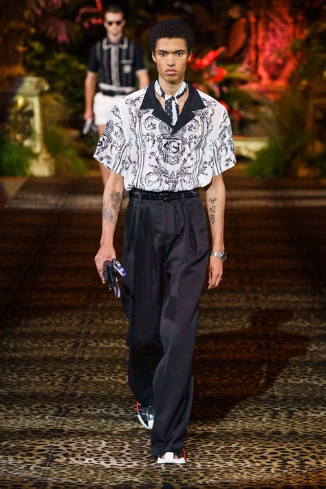 Dolce And Gabbana Spring 2020 Menswear Fashion Show Vogue Erkek Moda Stil Kıyafetler Moda