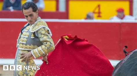 Matador Ivan Fandino Killed In France Bullfight Bbc News