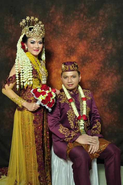 Maybe you would like to learn more about one of these? Get Inspired For Gambar Foto Pengantin Adat Sunda | Tikarkuri