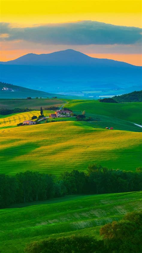 The Hills Of Tuscany At Dawn Val Dorcia Italy Windows 10 Spotlight