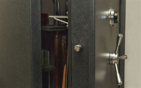 It is possible that you didn't even know that your safe had a key override. How to Break into a Gun Safe without the Combination ...