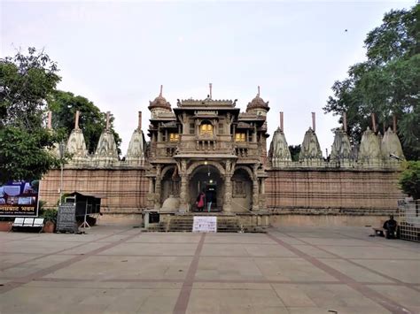 Hutheesing Jain Temple History Timing And Entry Fees Travfoodie