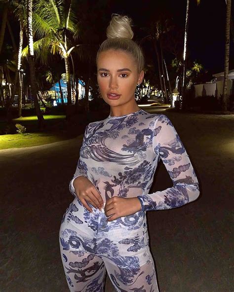 Love Islands Molly Mae Hague Wows In Skimpy Swimsuit On Loved Up Tommy