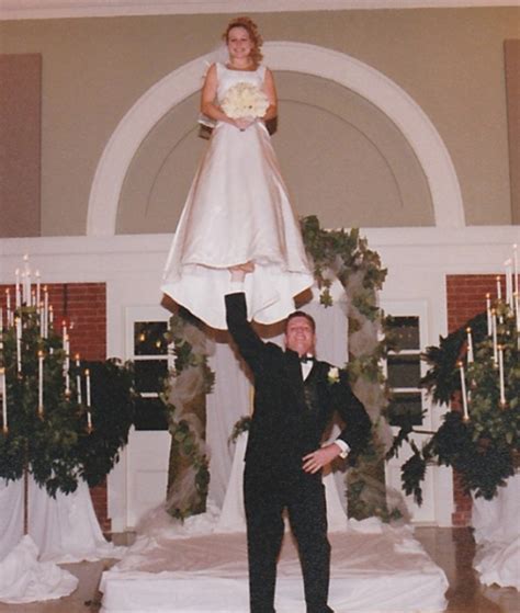 When Wedding Photos Go Wrong These 30 Awkward Wedding Photographs You