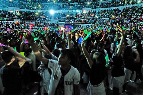 Thousands Attend ‘relentless Worship Concert Cbcpnews