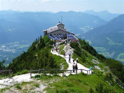 The kehlsteinhaus was intended as a 50th birthday present for adolf hitler to serve as a retreat, and a place for him to. Kehlsteinhaus — Wikipédia