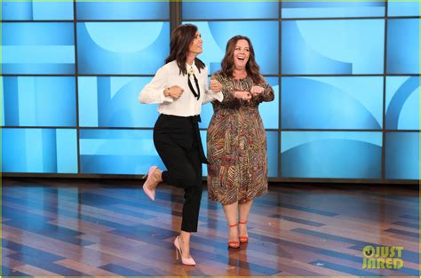 Kristen Wiig And Melissa Mccarthy Dance Around For Hilarious Heads Up