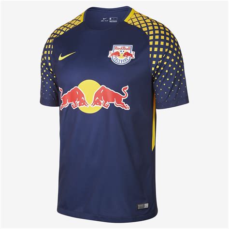 Red bull salzburg are an austrian football club who feature in the bundesliga. Red Bull Salzburg 17/18 Nike Away Kit | 17/18 Kits ...