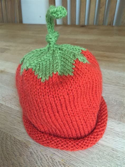 Berry hat - using circular needles | Loom knitting, Knitted hats, Hand knitting