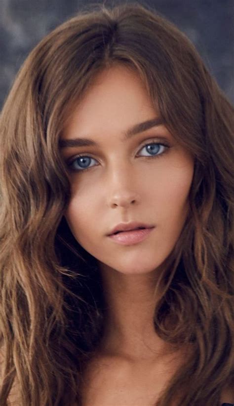 Top 20 Most Gorgeous Blue Eyed Girls Wallpaperspics In 2020 Beautiful Girl Face Beautiful