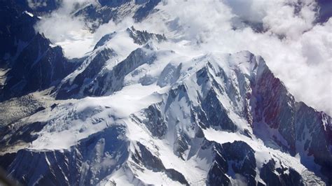 Mont Blanc Glacier 88 Million Cubic Feet Of Ice Threatens Roads Huts