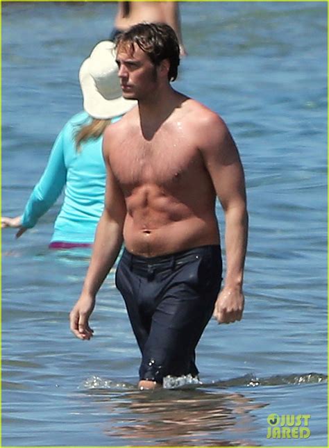 Photo Sam Claflin Goes Shirtless Again In Hawaii Photo