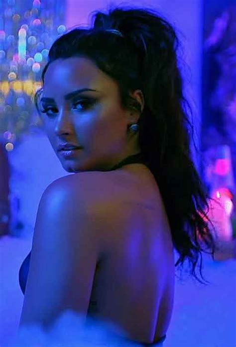 demi lovato images sorry not sorry