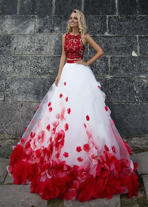 31 Most Beautiful Prom Dresses For Your Big Night Stayglam Bank2home Com