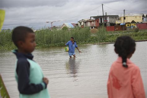 Malawi Hit By Flooding Caused By Tropical Storm Ana 1 Dead Ap News