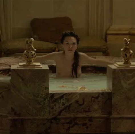 Nude Scenes Anna Brewster In Versailles GIF Video Nudecelebgifs Com