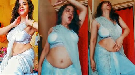 Seductive Desi Hot Aunty Round Deep Navel Sexy Sleeveless Blouse Dance