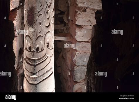 El Lanzón De Chavin De Huantar Ancash Perú Fotografía De Stock Alamy
