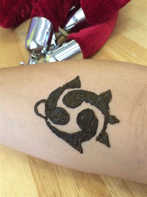 Check spelling or type a new query. Henna turtle | Henna designs, Henna, Tattoos