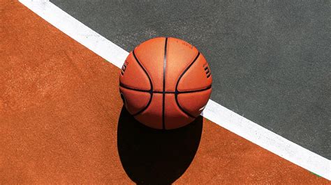 Team schedule including links to buy tickets, radio and tv broadcast channels, calendar downloads, and game results. Basketball HD wallpaper - backiee
