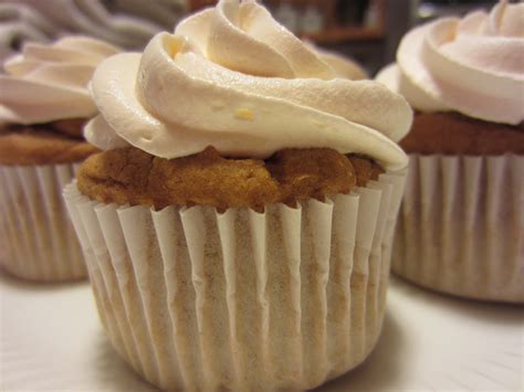Best chocolate cream pie recipe. Lightened Up Pumpkin Spice Cupcakes with Cool Whip Cream ...