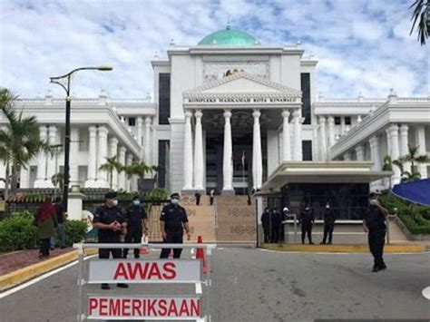 Mahkamah tinggi kota kinabalu tetapkan 21 ogos. DUN Sabah bubar: Situasi tenang di Mahkamah Kota Kinabalu
