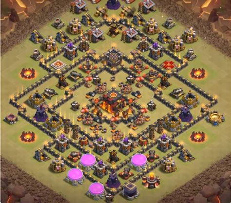Base layout is created in such a way that buildings and defenses have a gap between them as valkyrie has a spinning attack that deals damage to multiple buildings close to each other so they won't be able to. Design Base TH 10 Clash Of Clans (CoC) Untuk War Terbaru ...