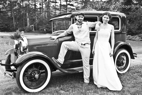 vintage wedding photography with old car matrimonio novios foto