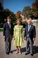 La Reina Sofía con el Duque de Alba y Carlos Fitz-James Stuart en la ...