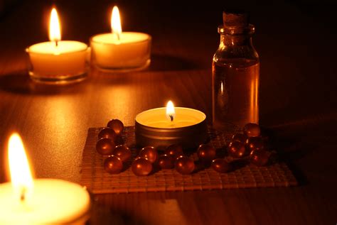 mini bougie de massage pour un moment de relaxation à deux tea lights tea light candle