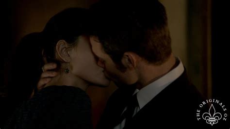 Klaus And Hayley Kiss