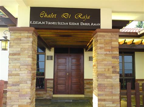 Aku banyak kali bermalam kat pantai merdeka resort ni, so kali ni aku cari chalet atau homestay lain yang berdekatan dengan pantai merdeka. THe EmpirE OF keyHertz: Chalet Di Raja, Pantai merdeka..