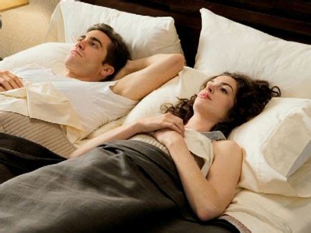 Anne Hathaway And Jake Gyllenhaal Photo Love And Other Drugs Stills