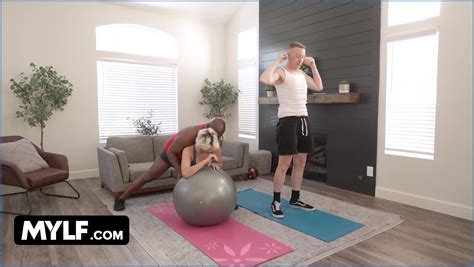 hunk personal trainer fucks busty blonde wife charli phoenix in front of her husband intporn