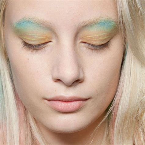 Pastel Makeup Pinspiration The 20 Dreamiest Ways To Wear It Bright Eye Makeup Pastel Makeup