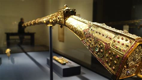 Jeweled Gun Of Sultan Mahmud I By Hovhannes Agha Düz 1732 1733 Youtube