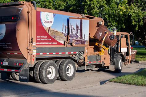 Trash Talk Heres The Scoop On The Automated Side Load Asl Truck