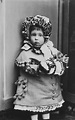 Princesse Alice d'Albany en 1884 (1883-1981) Queen Victoria Family ...