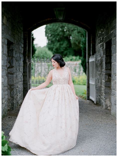 Here are 8 reasons why i think that this style of photography is perfect for any wedding. Julie-Paisley-Nashville-wedding-photographer-Destination-Wedding-Photographer-Ireland_0018.jpg ...