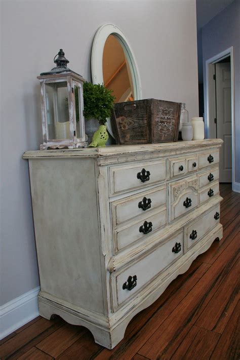Next, apply chalk paint® wax in the same manner as the paint. Annie Sloan Chalk Paint in Old White with heavy ...