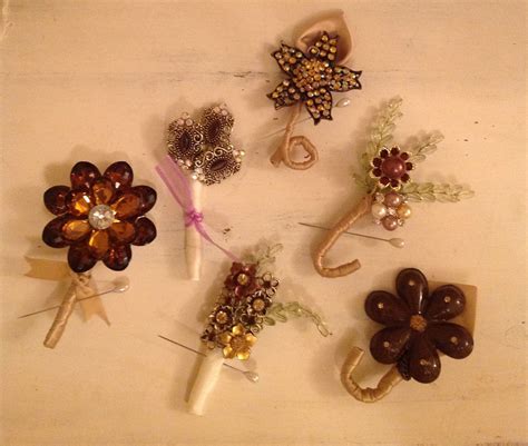 Brooch Boutonnieres For The Groom And Groomsmen Groom And Groomsmen