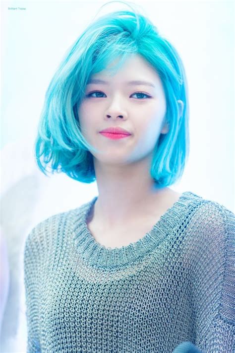 Some female idols opted to have their long hair cut short, while other idols just like keeping their hair as it is. 15 Female Idols Who Prove Short Hair Is Beautiful - Koreaboo