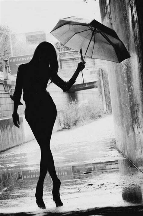 Pin by Pascale on Sensualité Silhouette photography Black and white photography White
