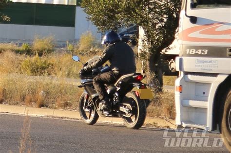 However, triumph hasn't paid ay less attention to the daytona 675, which is a promising sports package. SPIED: Triumph's Naked 250cc & Daytona 250 Snapped; India ...
