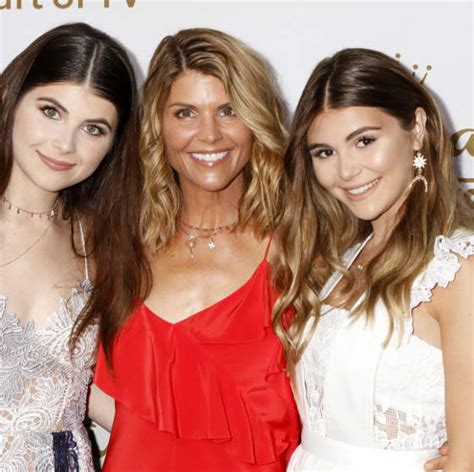 Dlisted Olivia Jade And Her Sister Are Still Enrolled At Usc