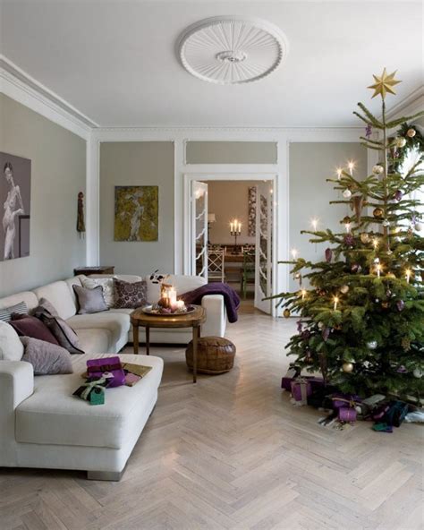 Die dekoration des wohnzimmers kann entweder eine einfache oder eine komplizierte kapitulation sein, gebunden von den personen, die sie verwenden werden. Wohnzimmer zu Weihnachten dekorieren - 35 Inspirationen
