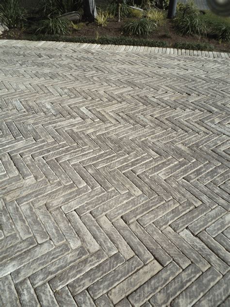 Herringbone Paving Paving For Townhouses Paving Unlimited Outdoor